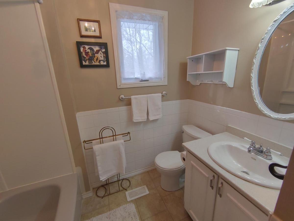 Bobcaygeonb&B Kawartha Lakes Buitenkant foto