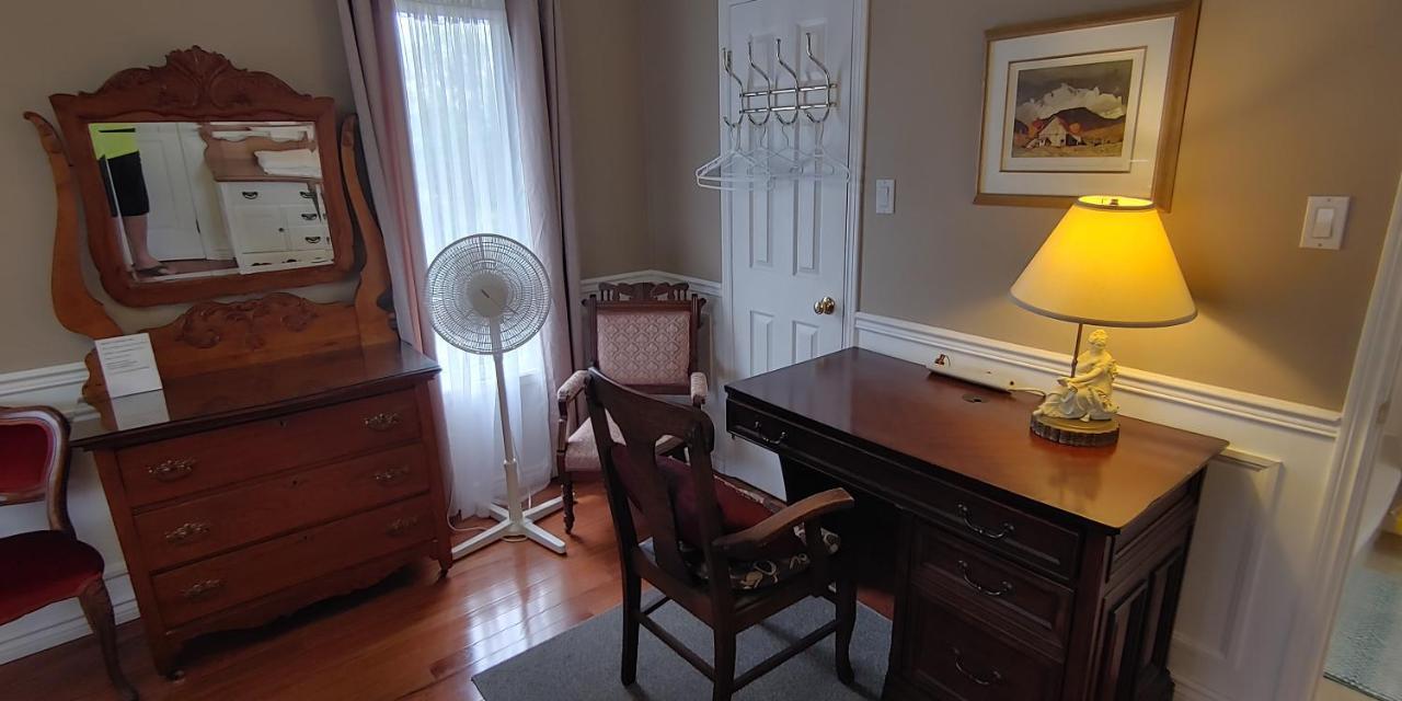 Bobcaygeonb&B Kawartha Lakes Buitenkant foto