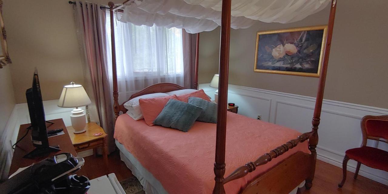 Bobcaygeonb&B Kawartha Lakes Buitenkant foto